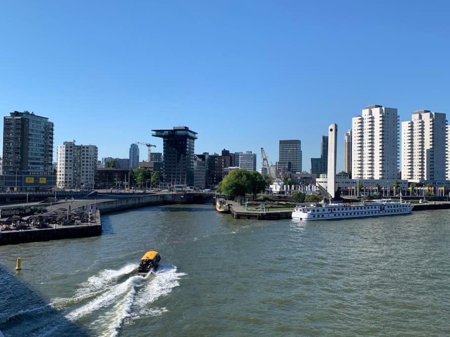 Stunning View Apt Free Parking Apartment Rotterdam Bagian luar foto