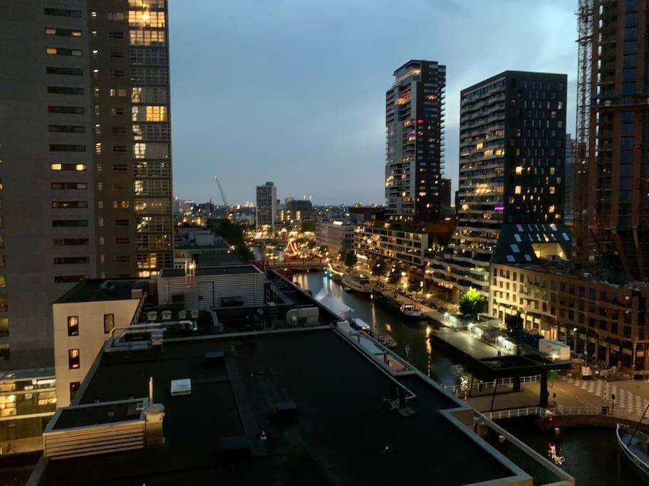 Stunning View Apt Free Parking Apartment Rotterdam Bagian luar foto