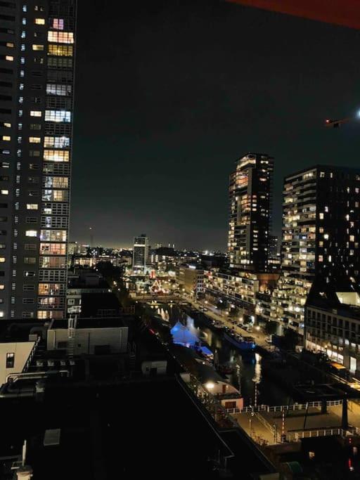Stunning View Apt Free Parking Apartment Rotterdam Bagian luar foto
