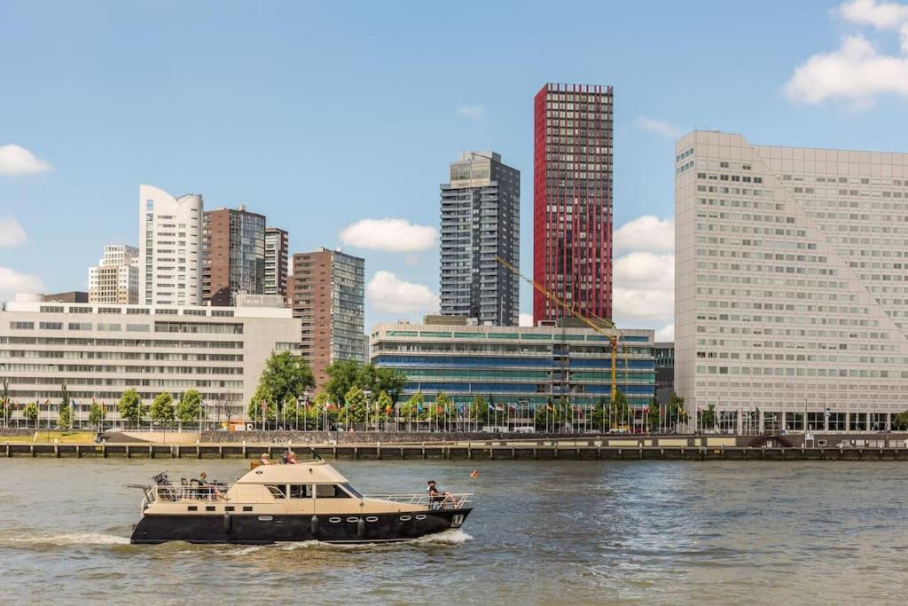 Stunning View Apt Free Parking Apartment Rotterdam Bagian luar foto