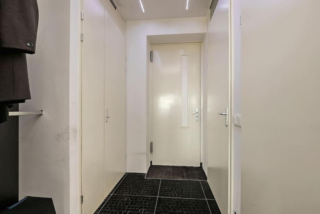 Stunning View Apt Free Parking Apartment Rotterdam Bagian luar foto