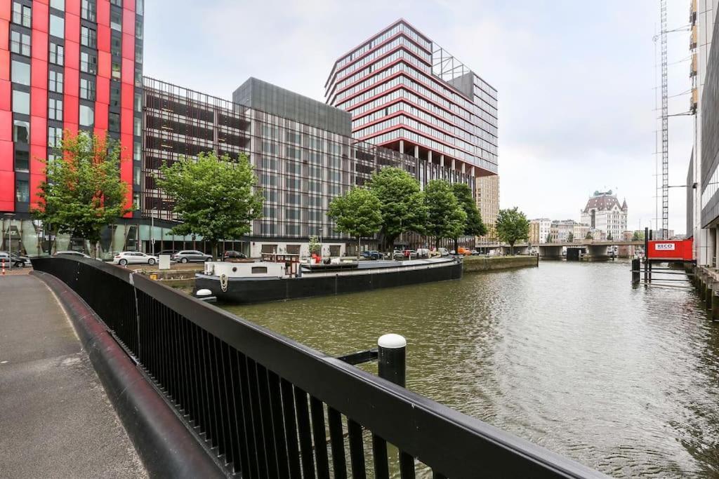 Stunning View Apt Free Parking Apartment Rotterdam Bagian luar foto