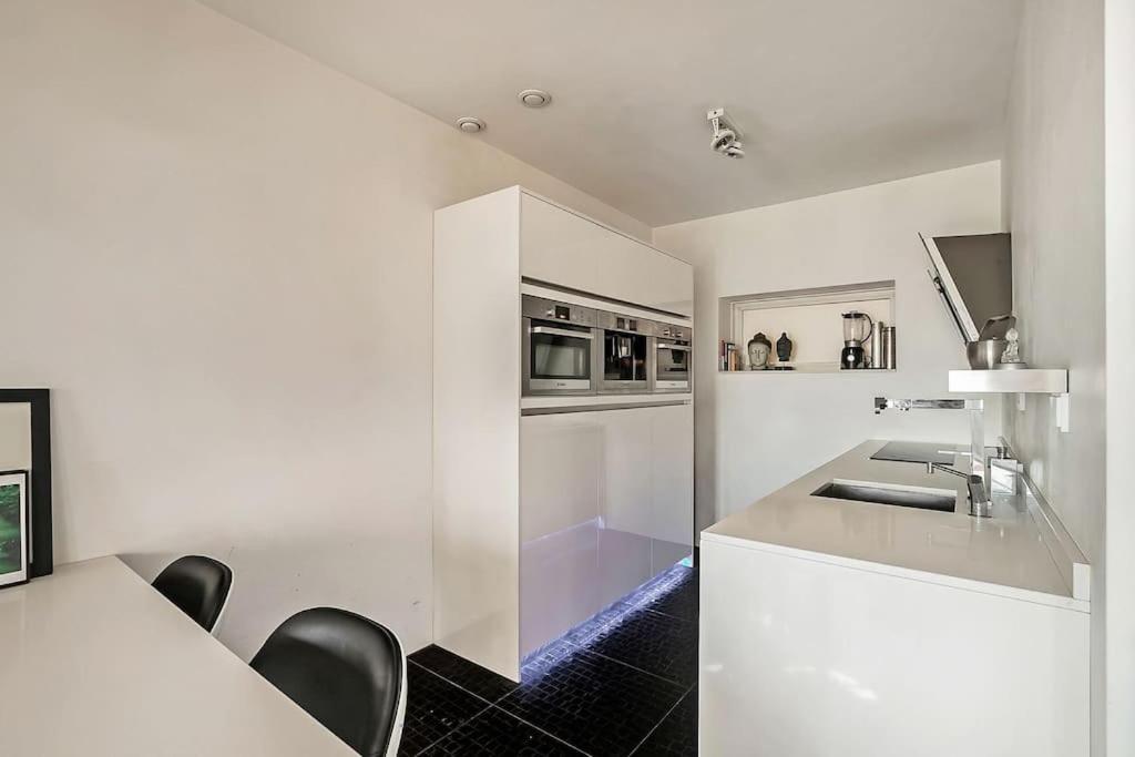 Stunning View Apt Free Parking Apartment Rotterdam Bagian luar foto