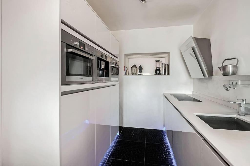 Stunning View Apt Free Parking Apartment Rotterdam Bagian luar foto