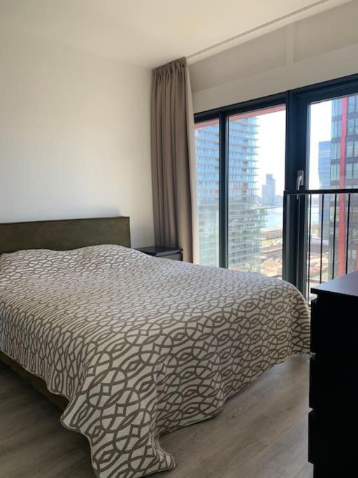 Stunning View Apt Free Parking Apartment Rotterdam Bagian luar foto