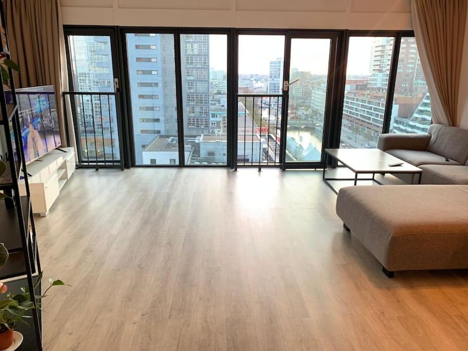 Stunning View Apt Free Parking Apartment Rotterdam Bagian luar foto