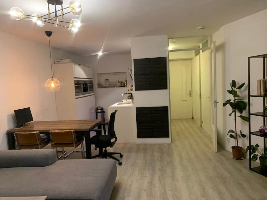 Stunning View Apt Free Parking Apartment Rotterdam Bagian luar foto
